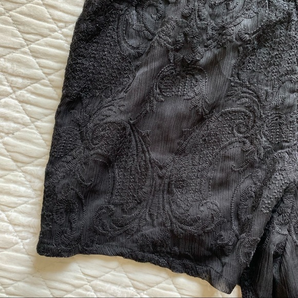 Boho Lacey Short Romper with back zip - Picture 5 of 14